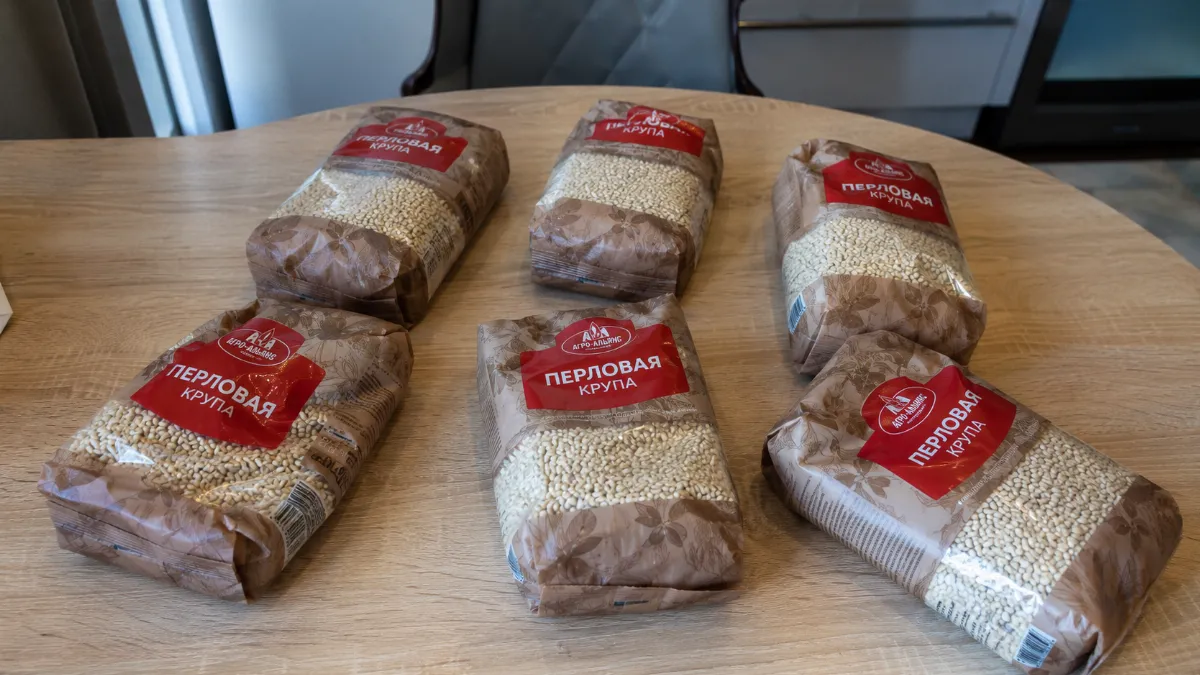 Перловку теперь скупаю пачками: готовлю вкусноту на ужин — сытно, дёшево, а едят как мясо