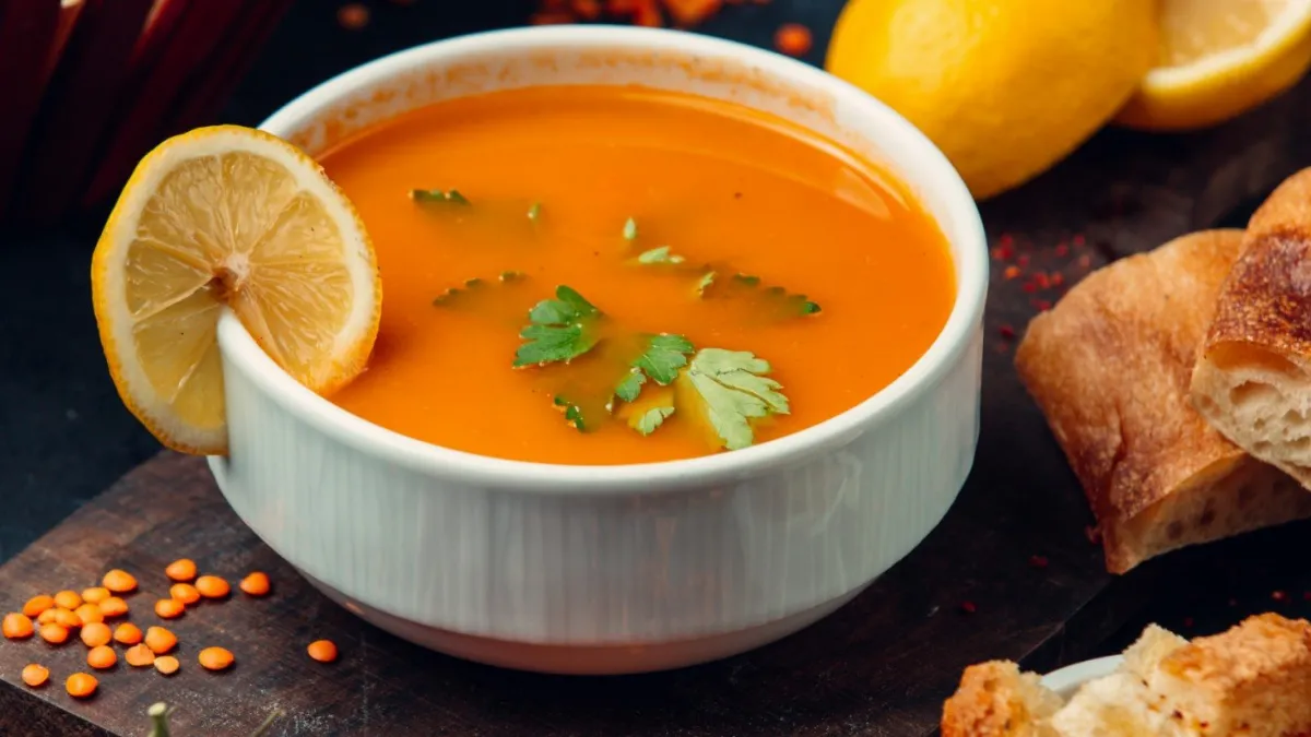 Бульон из этих отходов выйдет ничуть не хуже мясного: отлично подойдет для сливочного супа