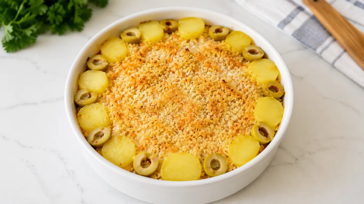 Рыбная селянка по 100-летнему рецепту, который зря забыли: не суп, а вкуснятина-запеканка — удивите гостей