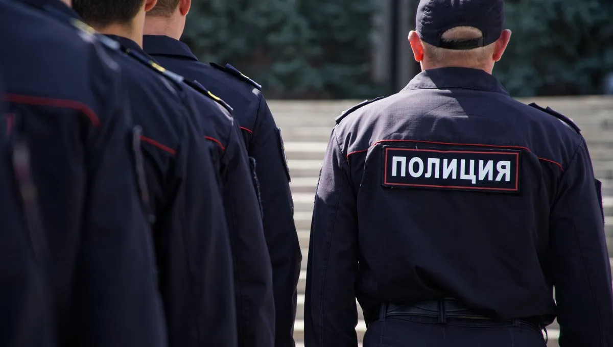 Четверо охранников ресторана напали на посетителей и вымогали деньги