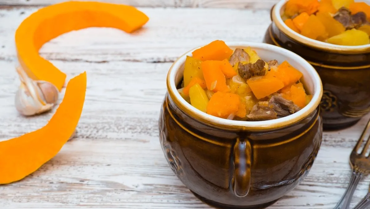 Муж проглотит вместе с языком: вкуснейший ужин из тыквы в горшочке станет коронным блюдом