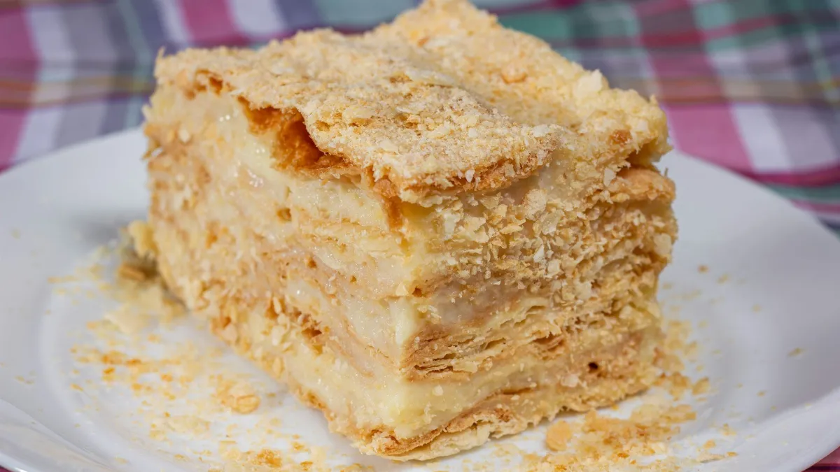 «Наполеон» из лаваша удивит невероятным вкусом: мучиться с коржами не придется