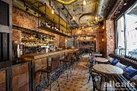 19 Bar & Atmosphere
