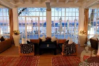 Royal Bar / Beach Club