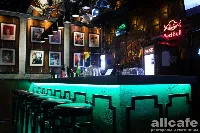 Big Apple bar