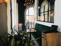 Mercedes Bar