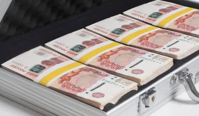 Владелец ресторана вернул туристу сумку с 500 тысячами рублей