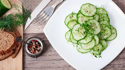 Такой огуречный салат захотите есть каждый день: азиатский вариант покорит с первой ложки