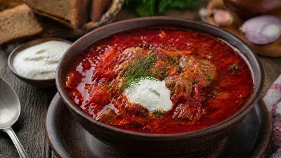 Настоящий наваристый борщ: со свининой и квашеной капустой. Сытный, ароматный, домашний: рецепт для семейного обеда