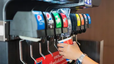 McDonald's полностью откажется от автоматов с бесплатной газировкой к 2032 году