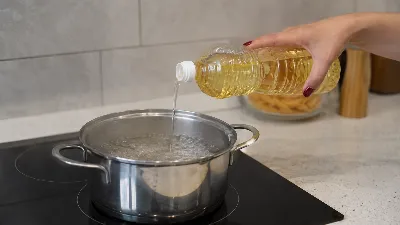 Лью растительное масло в кипяток — получаю деликатес за копейки: вкуснятина к чаю, рецепт простейший  