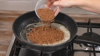 Кидаю гречку в кипящее масло — и она становится вкуснее мяса: ароматный деликатес на ужин