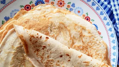 Эти нежные блины мигом сметут со стола: добавьте к тесту неожиданный продукт