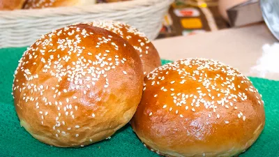 Эти румяные булочки — находка для домашних бургеров: мягче нигде не найдете