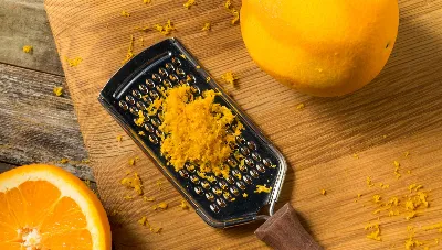 Опытные кулинары цедру апельсина не выбрасывают: готовят из нее уникальную ароматную приправу