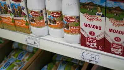 Как отличить натуральное молоко от «порошковых» заменителей: опытные хозяйки используют эту хитрость с тарелкой