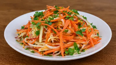 Легкий салат из простых овощей с обалденной заправкой: вкуснее вредностей, а пользы — вагон, талия будет осиной