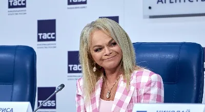 Лариса Долина призналась, зачем берет с собой на гастроли холодильник с китайской едой