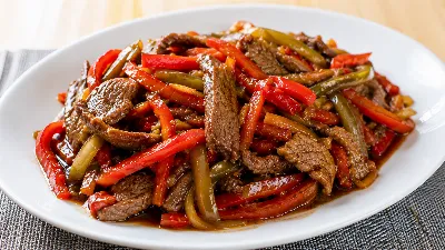 Говядина по‑новому: с болгарским перцем и соевым соусом. Сочное мясо, яркие краски и море удовольствия за столом