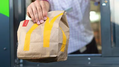 McDonald's создал Happy Meal для взрослых с уникальными блюдами из фильмов