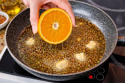 Бросаю апельсин в горячее масло и получается шикарный десерт: хрустящая корочка, сочная начинка — дети визжат от восторга
