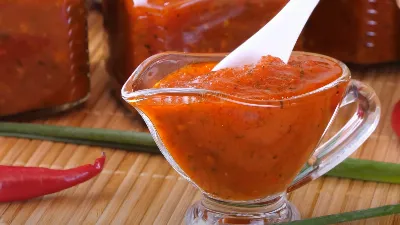 Вот как готовят соус для пиццы в ресторанах: можно заправлять пасту и лазанью