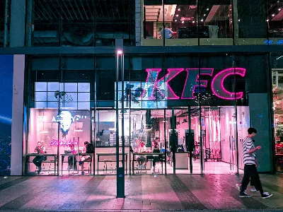 Новый владелец ресторанов KFC пообещал не увольнять сотрудников