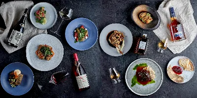 Субботняя жара в тематических барах 1608 и Wine Story!