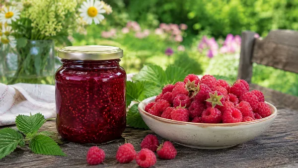 Ароматный малиновый джем без сахара за 5 минут: густой, яркий и вкуснее варенья