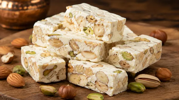 Нуга с орехами своими руками: просто, сладко и очень вкусно. Идеальный десерт, когда хочется чего‑то особенного