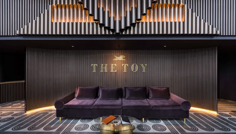 Блюда в стиле итальянской неоклассики в The Toy Moscow