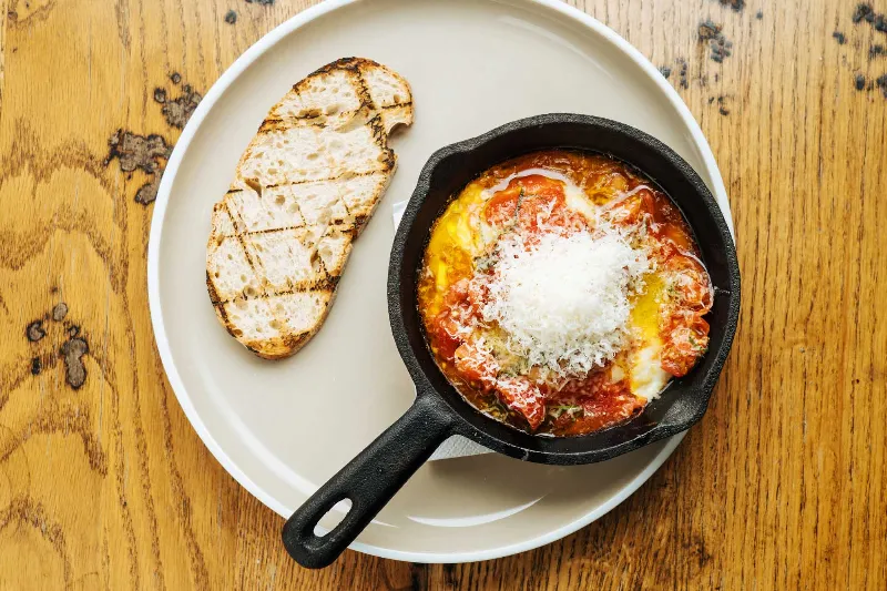 Новый интерьер и завтраки в ресторане «Mozzarella Bar» на Петроградской стороне