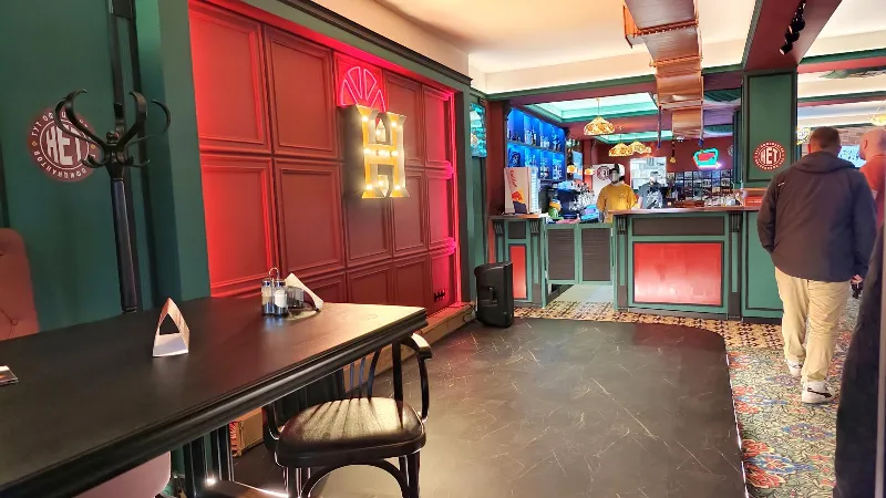 Harat’s Pub
