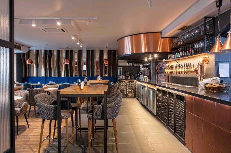 Цикл вечеринок в Brasserie Lambic 