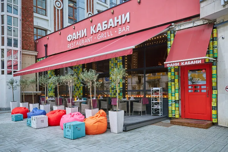 В «Funny Cabany» отмечают наступление тепла и открытие веранды 