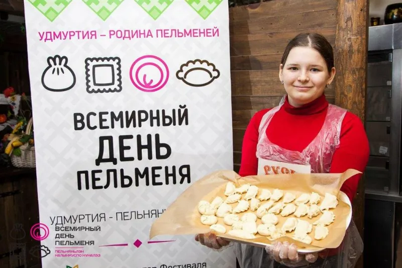В Удмуртии учат лепить пельмени