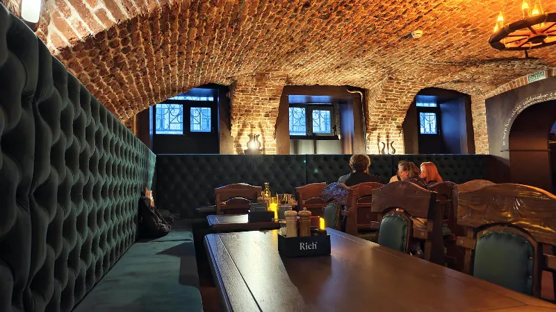Taverna Gartsuyushchiy Poni