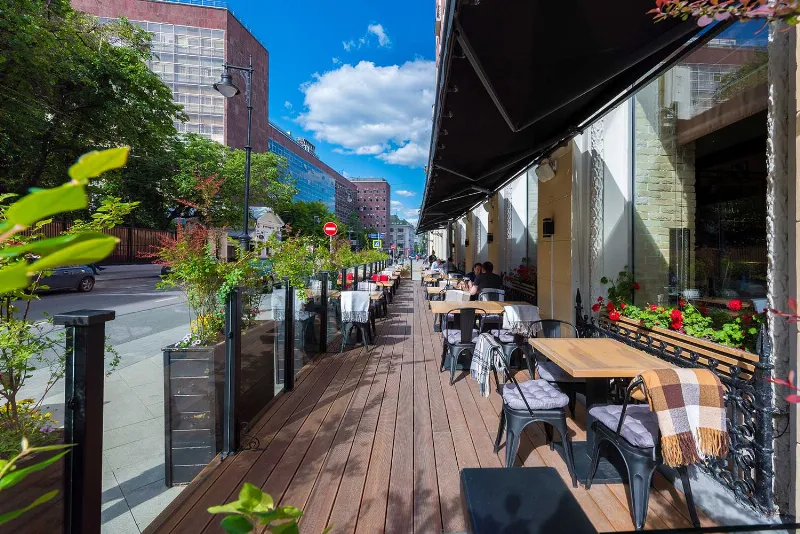 Рестораны Brasserie Lambic открывают сезон веранд под голубым небом