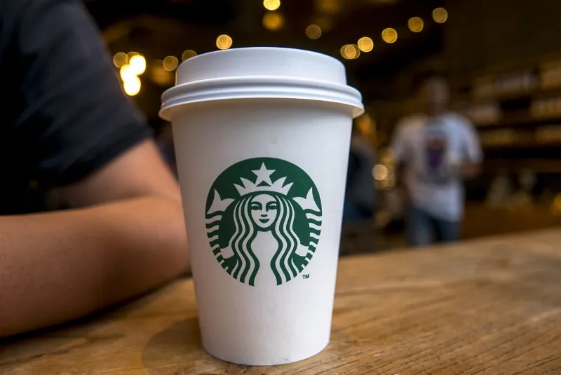 Starbucks запретил просмотр порно в кофейнях