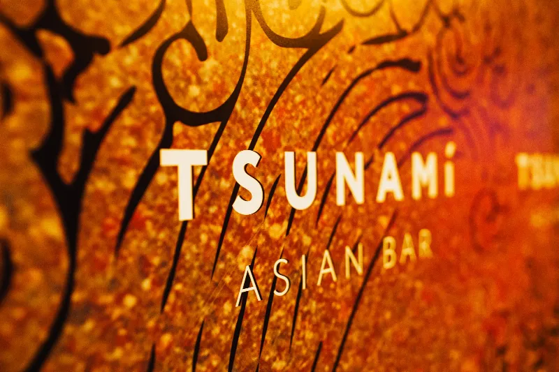 Устрицы, скидки на блюда и новая позиция меню в баре Tsunami