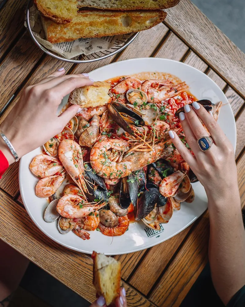 В Петербурге планируется открытие ресторана c рыбной тематикой Boston Seafood & Bar
