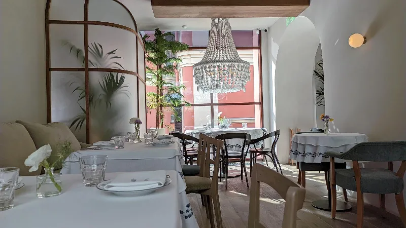 Joli Grand Bistrot