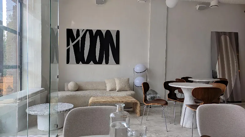 Noon Cafe