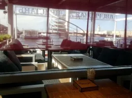 Два стрит-фуд кафе на воде открылись в историческом центре Петербурга