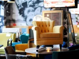 Секонд-хенд эксклюзивной мебели «Fucking Chairs» устроят в ресторане «The Oriental Club»