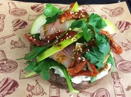 Новинки меню в ресторане мужской кухни «Брецель»