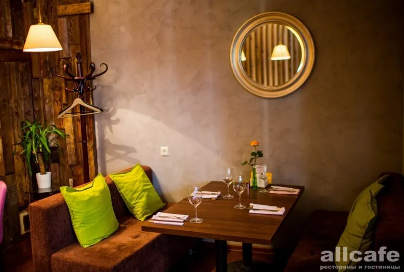 Corner cafe & kitchen