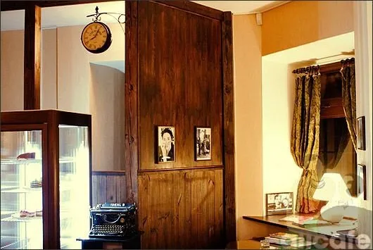 Cafe Jules / У Жюля