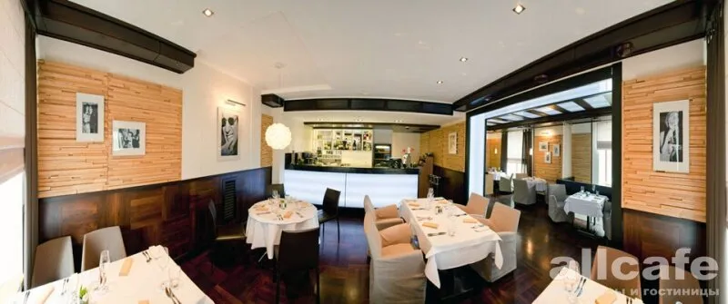 La Strada Place