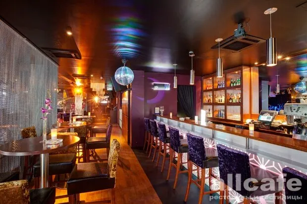 Columbus Lounge